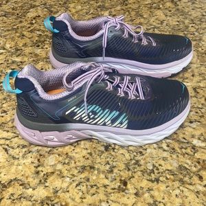 Hoka runnning shoe